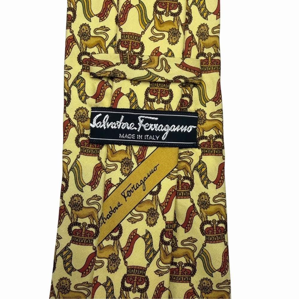 Salvatore Ferragamo Men's Tie Lions & Crowns Light Yellow Silk 3.75" (W) 61" (L)